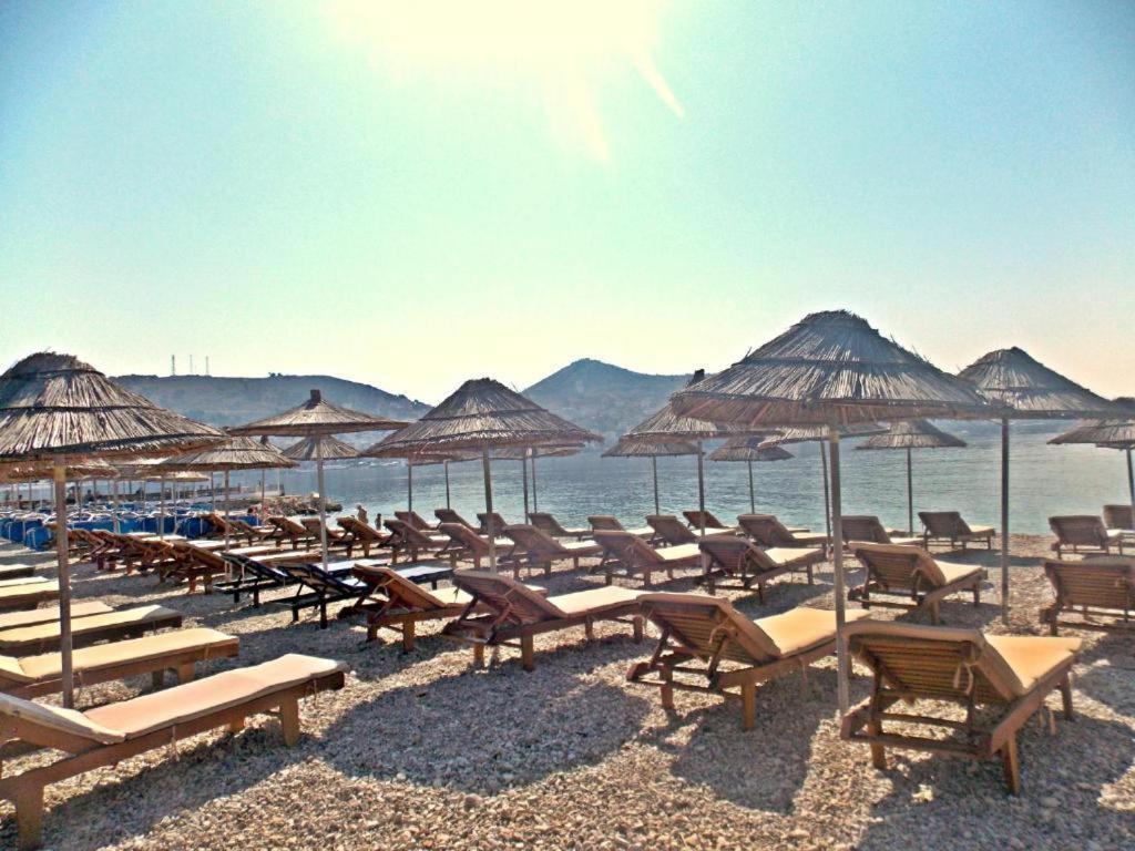 Hotel Vila Kalcuni Σαράντα Εξωτερικό φωτογραφία